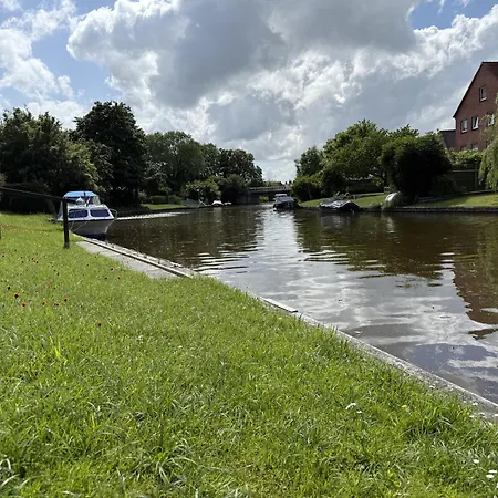 Ferienhaus Haus Direkt Am Wasser Mit Tretboot *