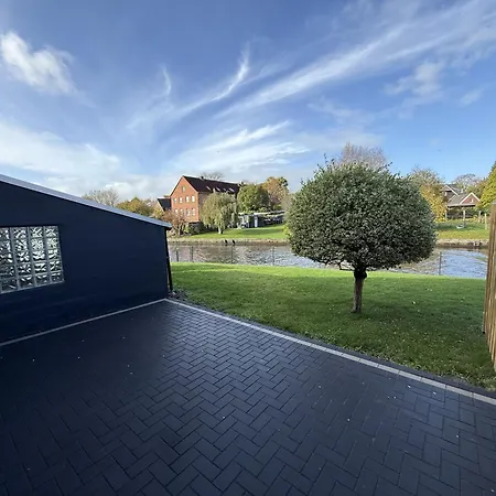 Haus Direkt Am Wasser Mit Tretboot Ferienhaus *